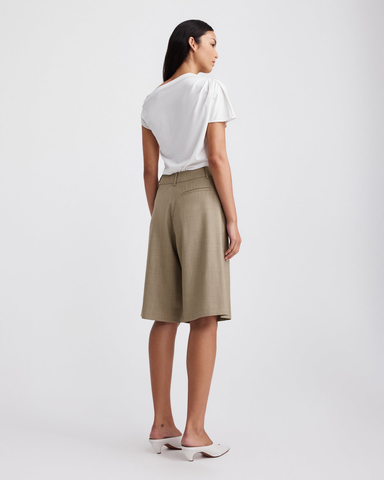 ANDO SHORTS (SAND)