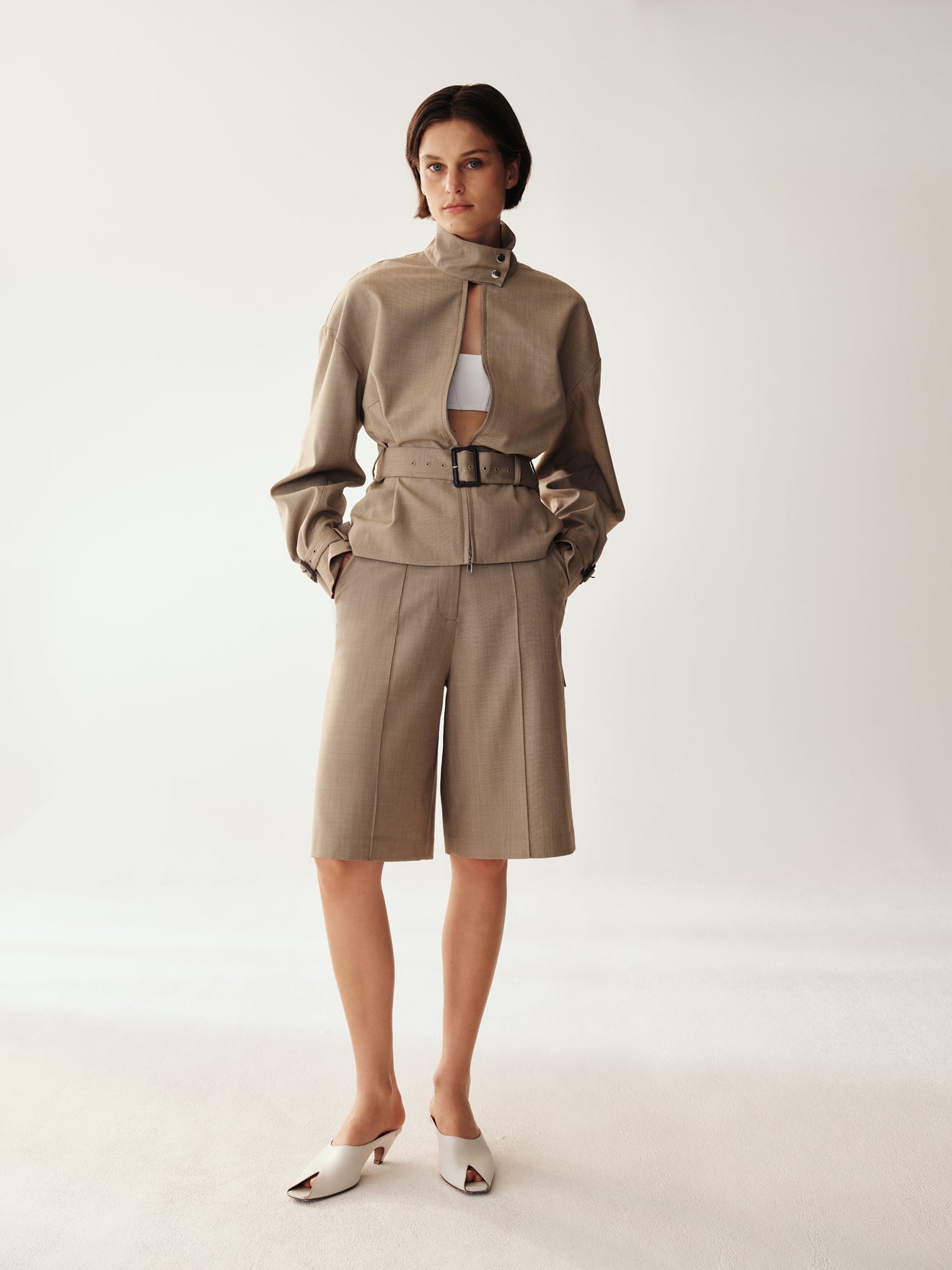 ZAHA BOMBER JACKET (SAND)