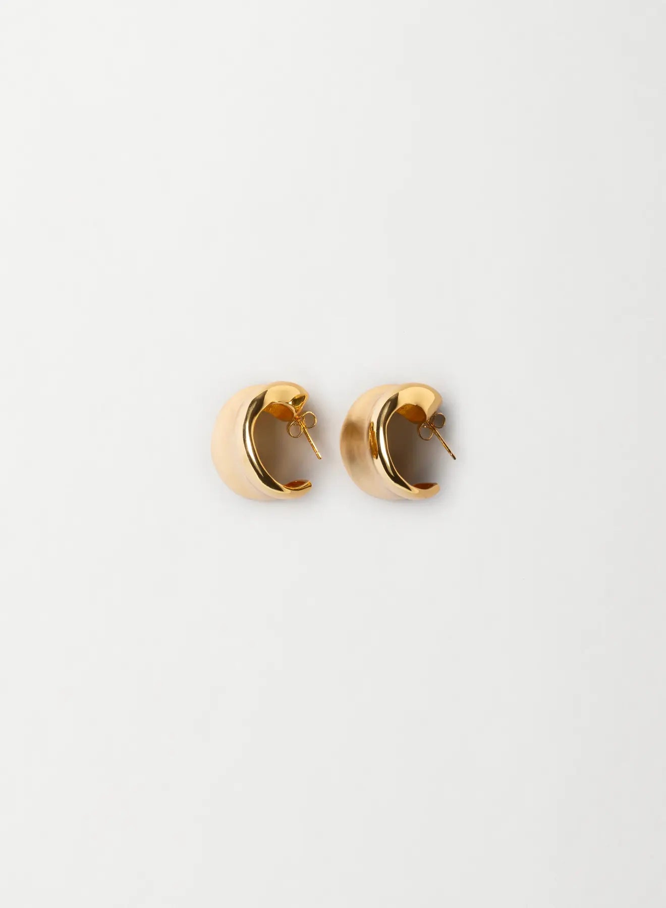 JASMIN SPARROW CURVE HOOPS (GOLD VERMEIL)