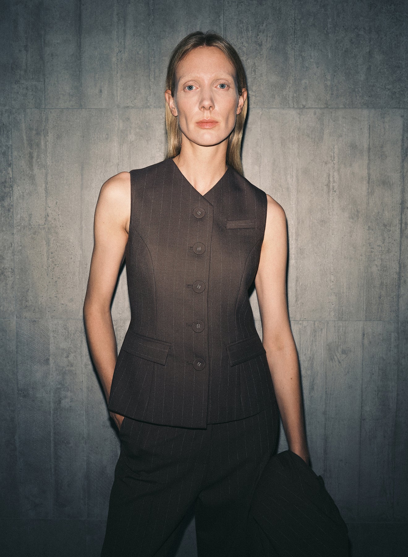 KENDALL TOP (BROWN CHALK STRIPE)