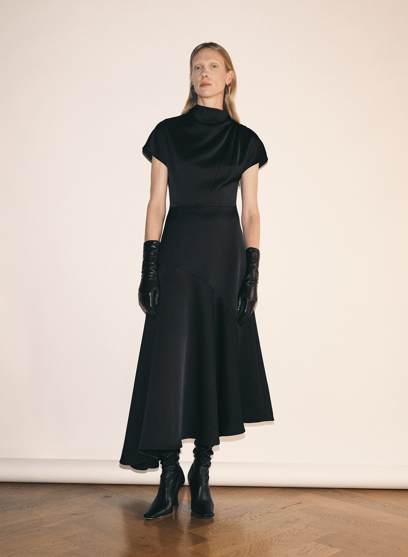 VEDA DRESS (BLACK)
